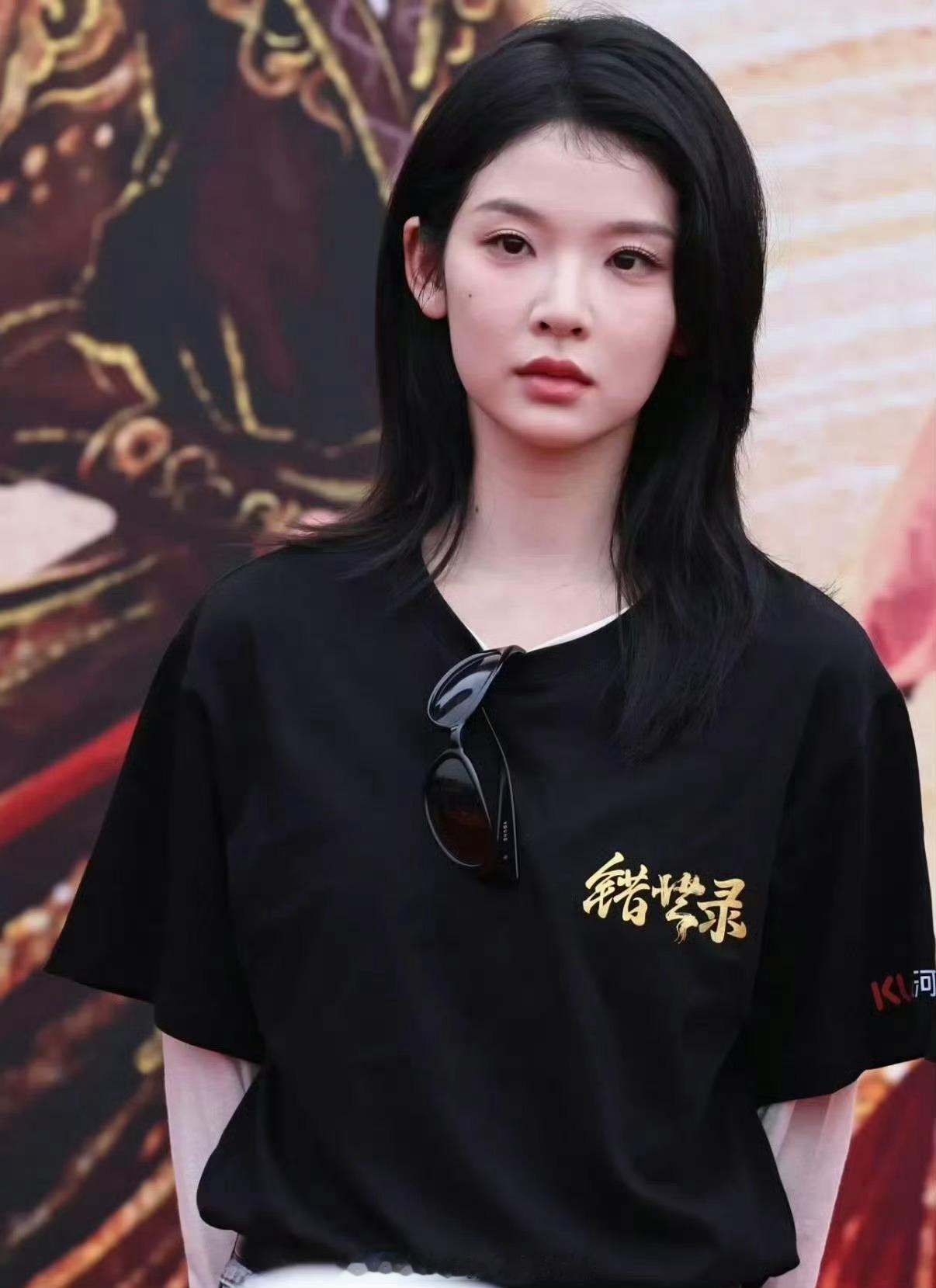 工作室回应张淼怡今天错世录的开机状态，放了几张工作室拍的图。其实这种事情，工作室