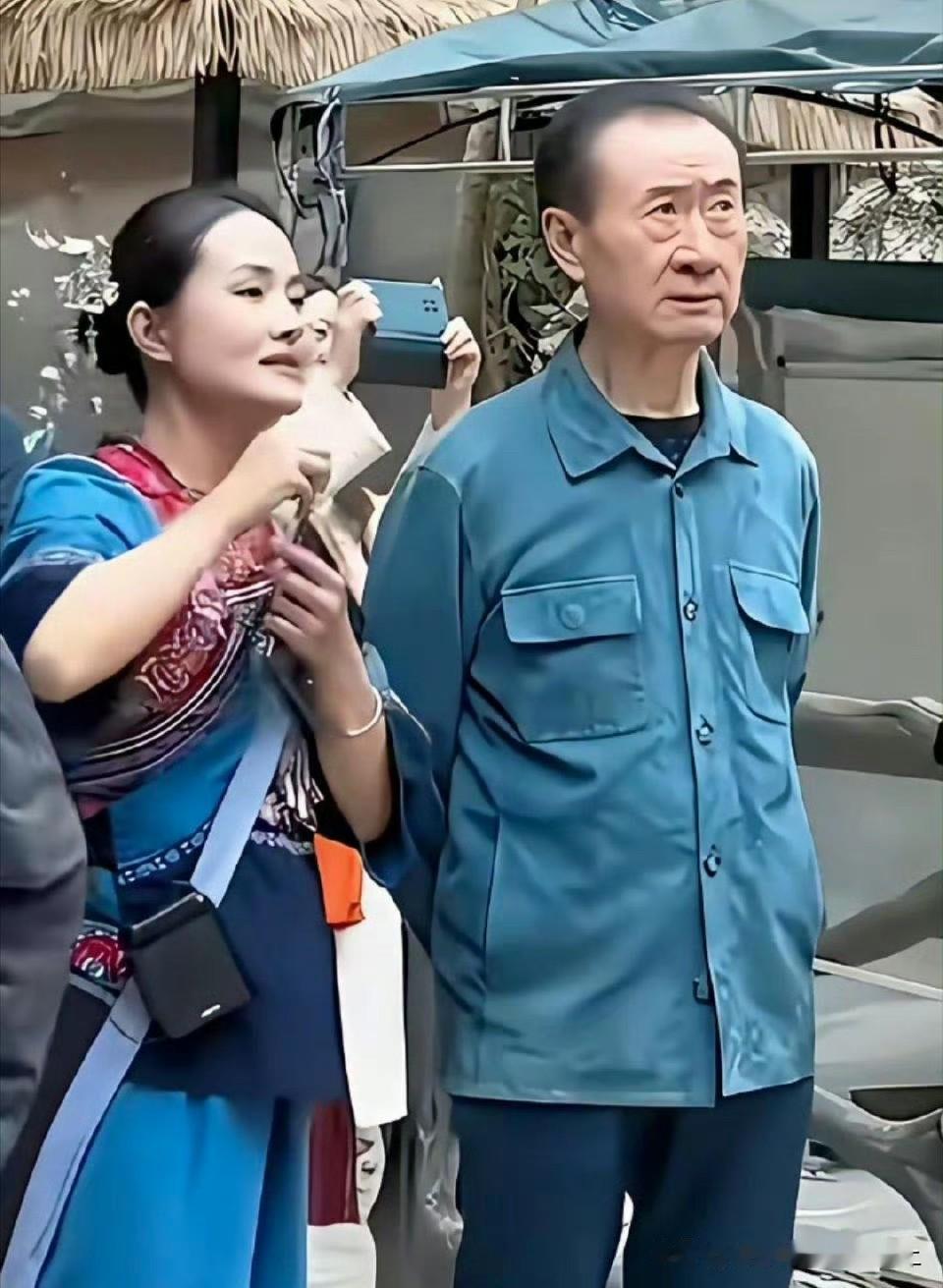 看到王健林的衣服，第一反应是好寒酸，第二反应是时尚，再一看价格，好吧还是闭嘴吧！