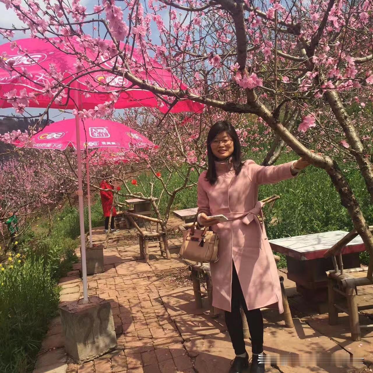 大家发现没？
女人一旦过了50岁，容貌真的是呈断崖式衰老。

今天，无意间看到自