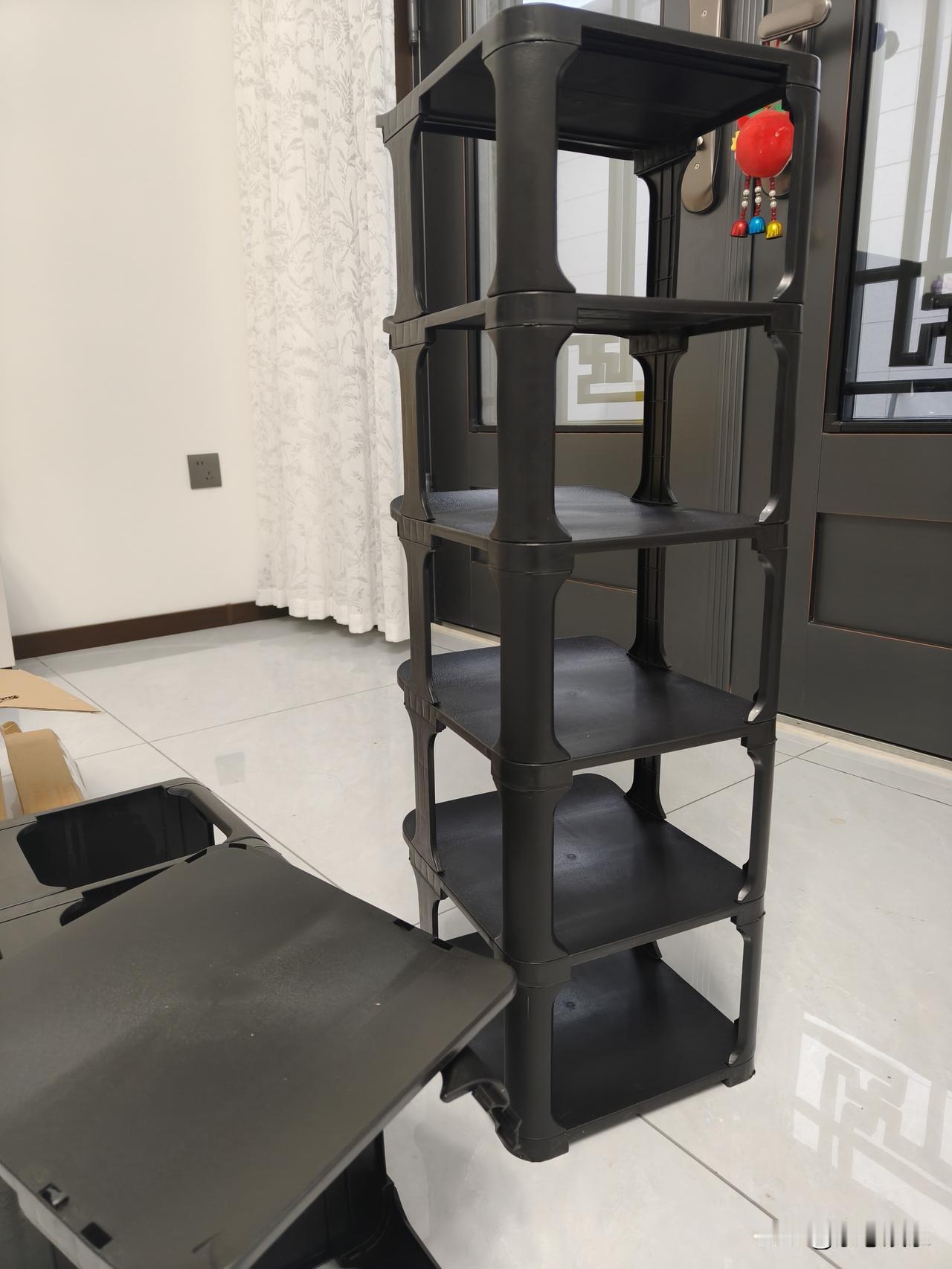 今日取快递，购物一个鞋柜，一分价钱一分货，十分价钱卖不错，19.76元买了个鞋柜