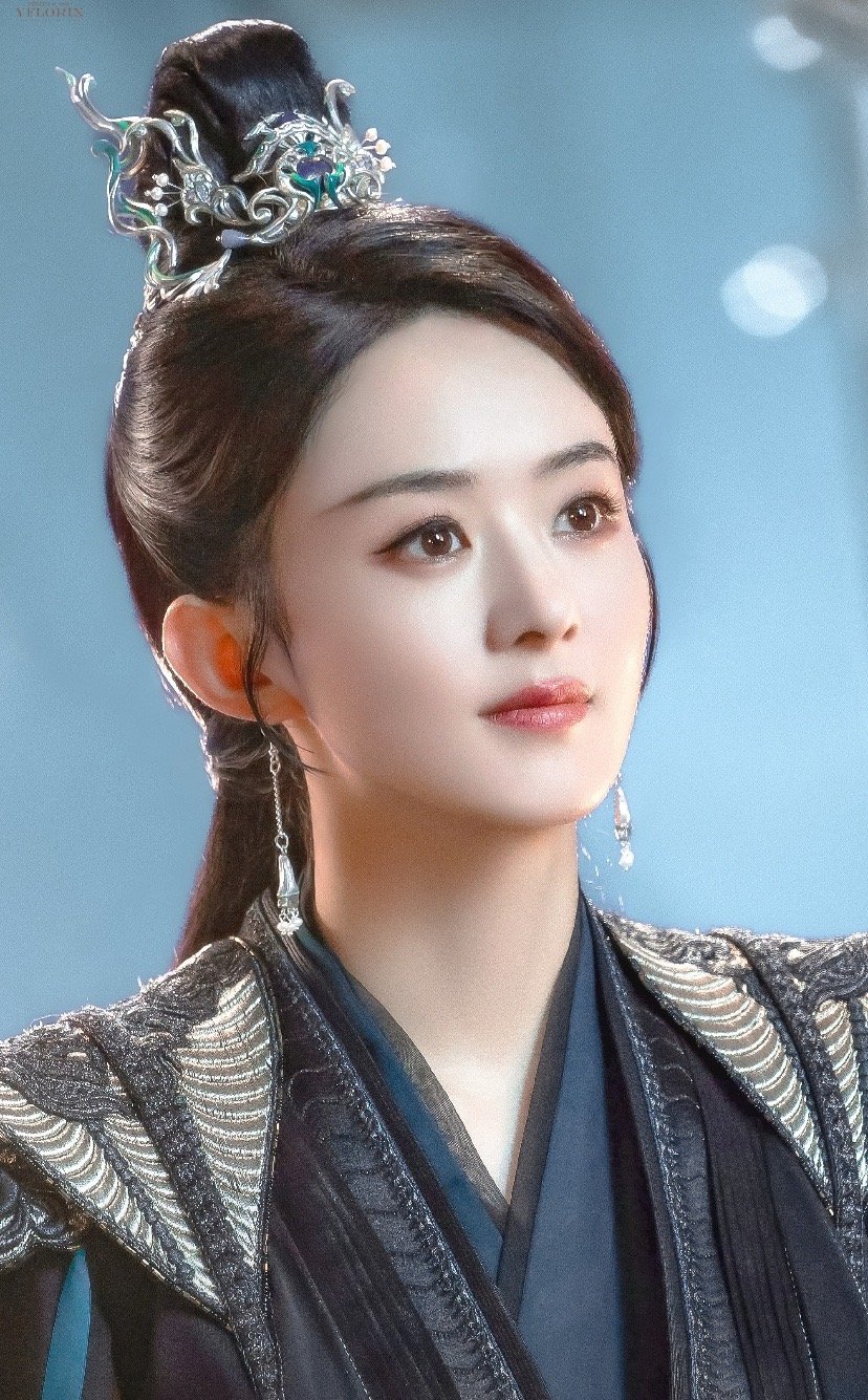 从东海初见到灵界沉浮，赵丽颖把角色的天真与执念都演得细腻又戳心。一路修仙一路成长