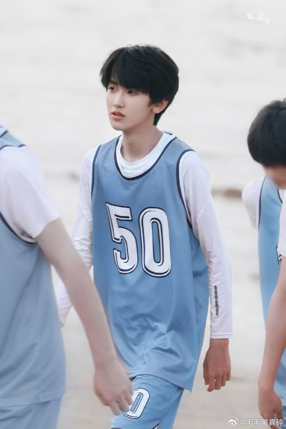 💙💙心藏孤勇破尘网 歌载赤诚照月章💙💙欢迎收听【15岁男高】🔵🔵【四