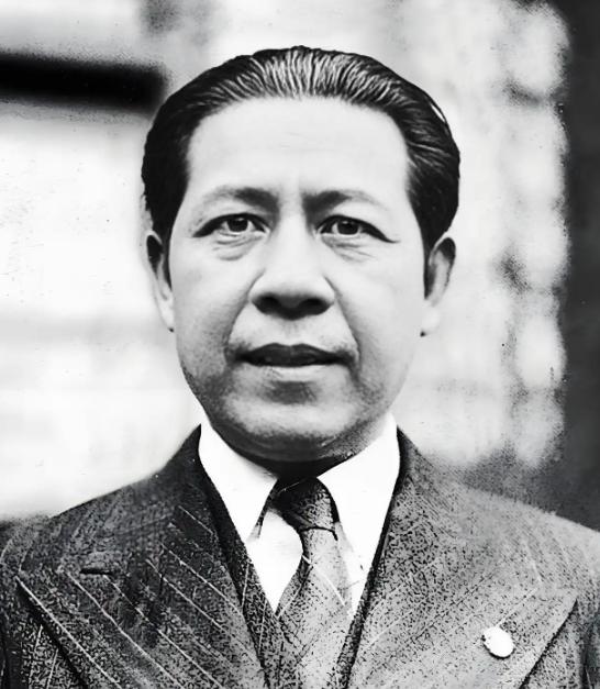 1946年，戴笠收到密报，称军统局内部混入了地下党。戴笠十分震怒，可当看到被举报