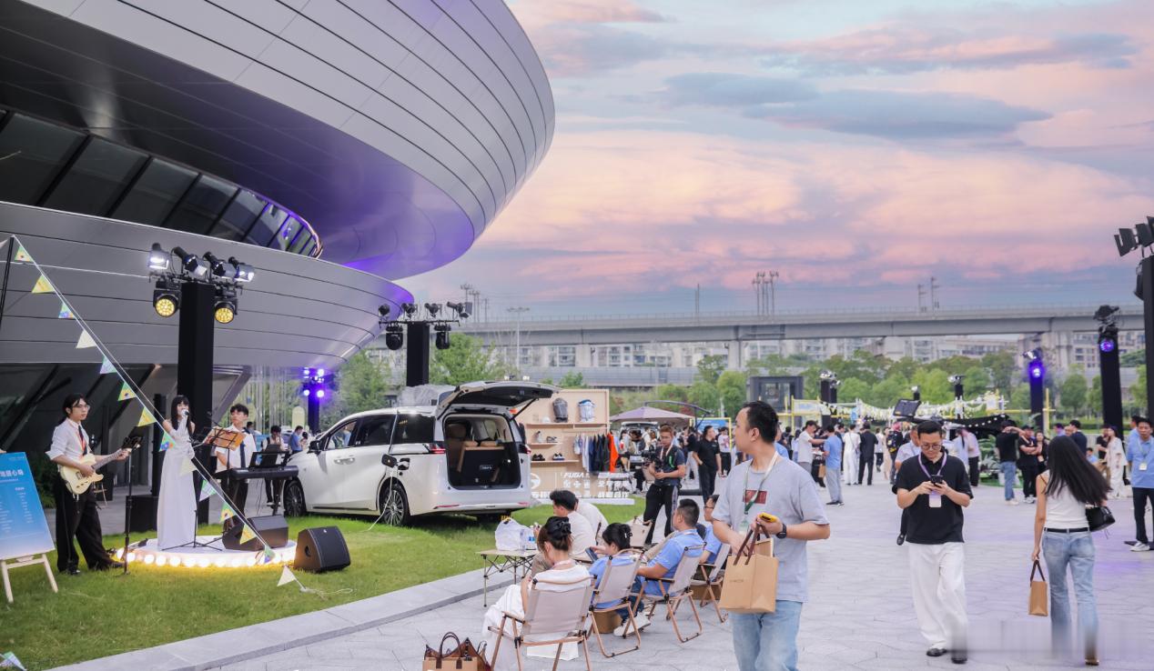广汽传祺首届用户大会落幕 双插混MPV上市开启用户运营新篇6月11日，广汽传祺首