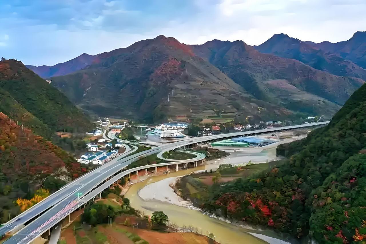 只是感觉近几年汉中留坝县民宿产业发展很猛，因为每年到了旅游旺季，订房不容易。
