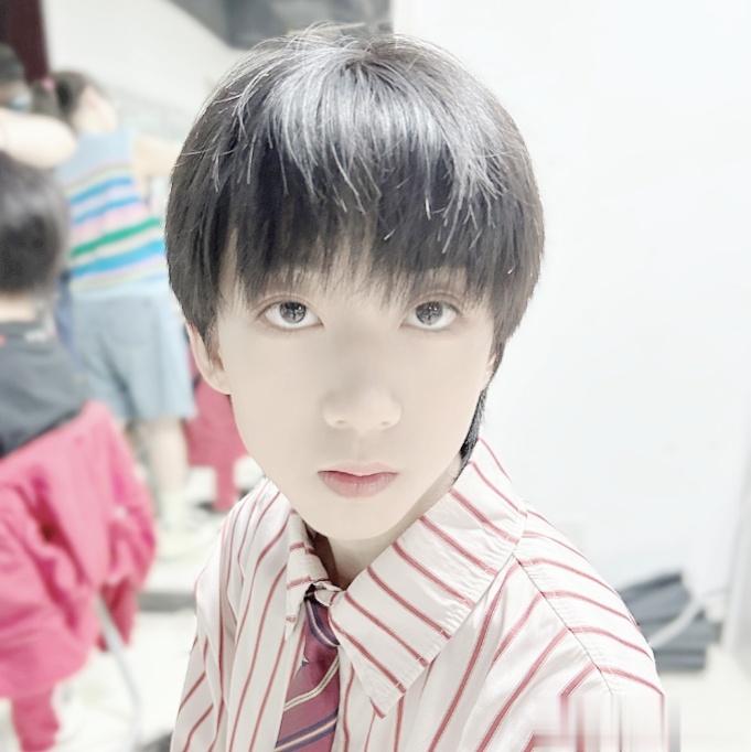 #杨博文YBW[超话]#🐏#杨博文 最强主舞#🐏#杨博文 四代第一主舞# “