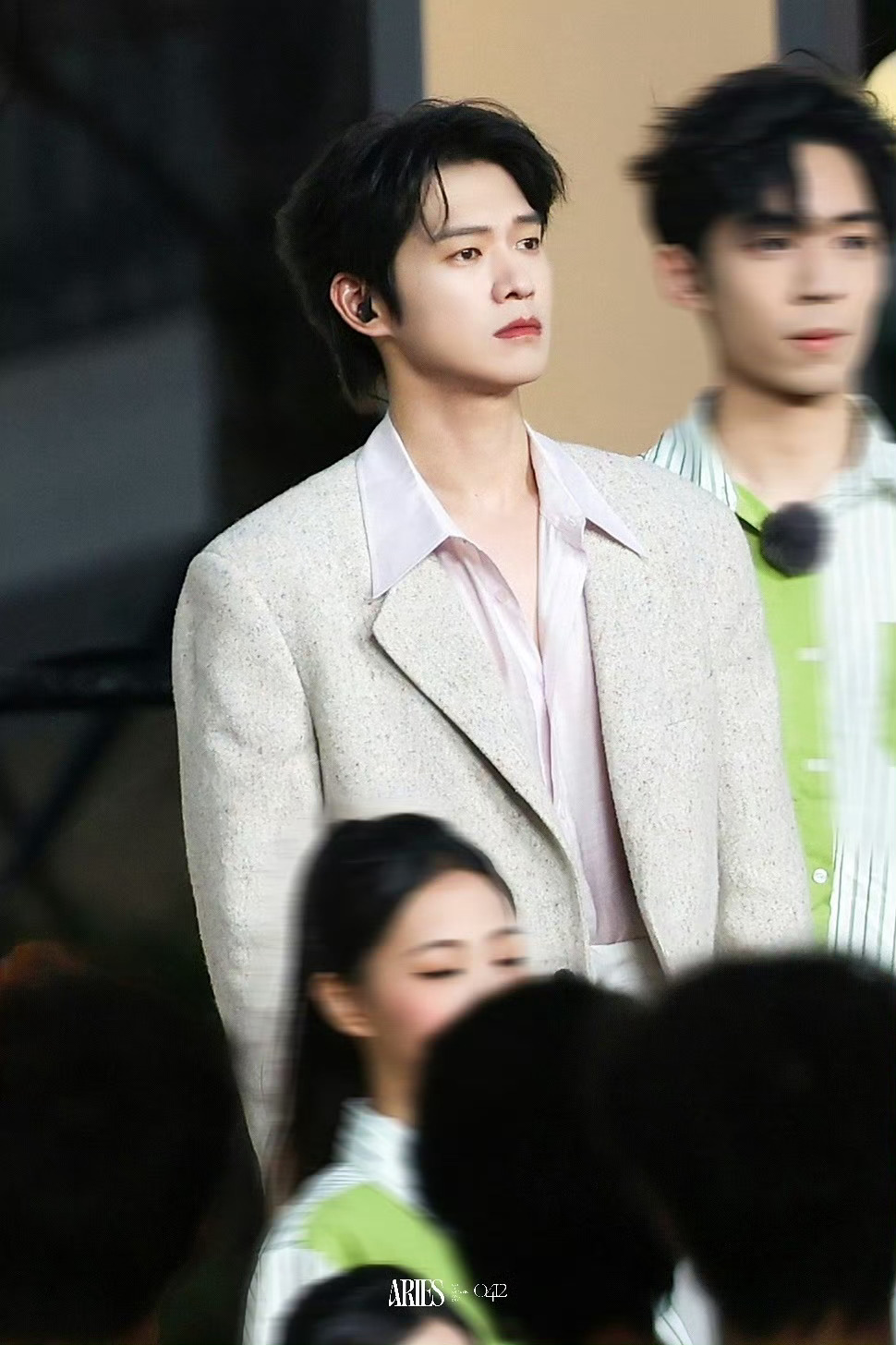 魏大勋深圳录制五四晚会路透，好帅的一张脸