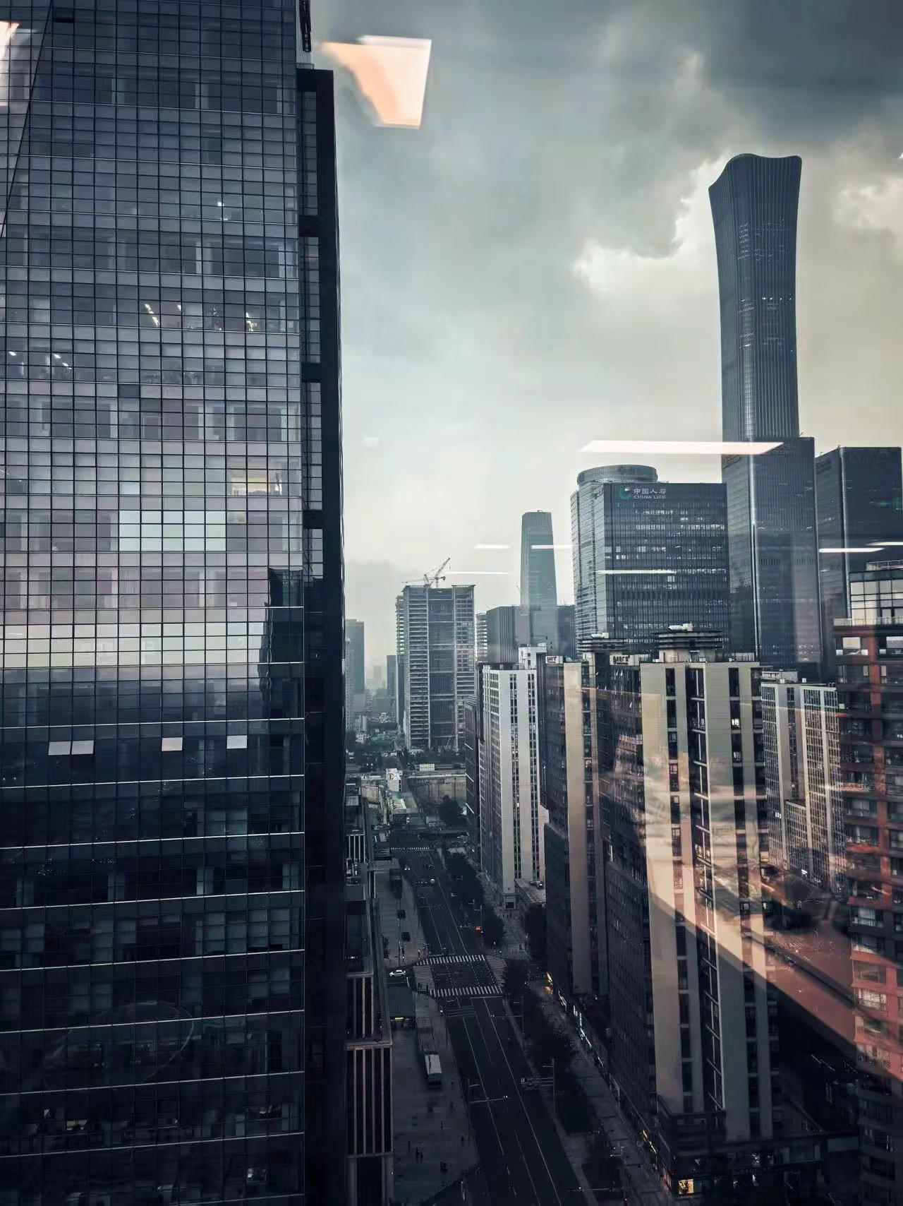 在北京感受暴雨。