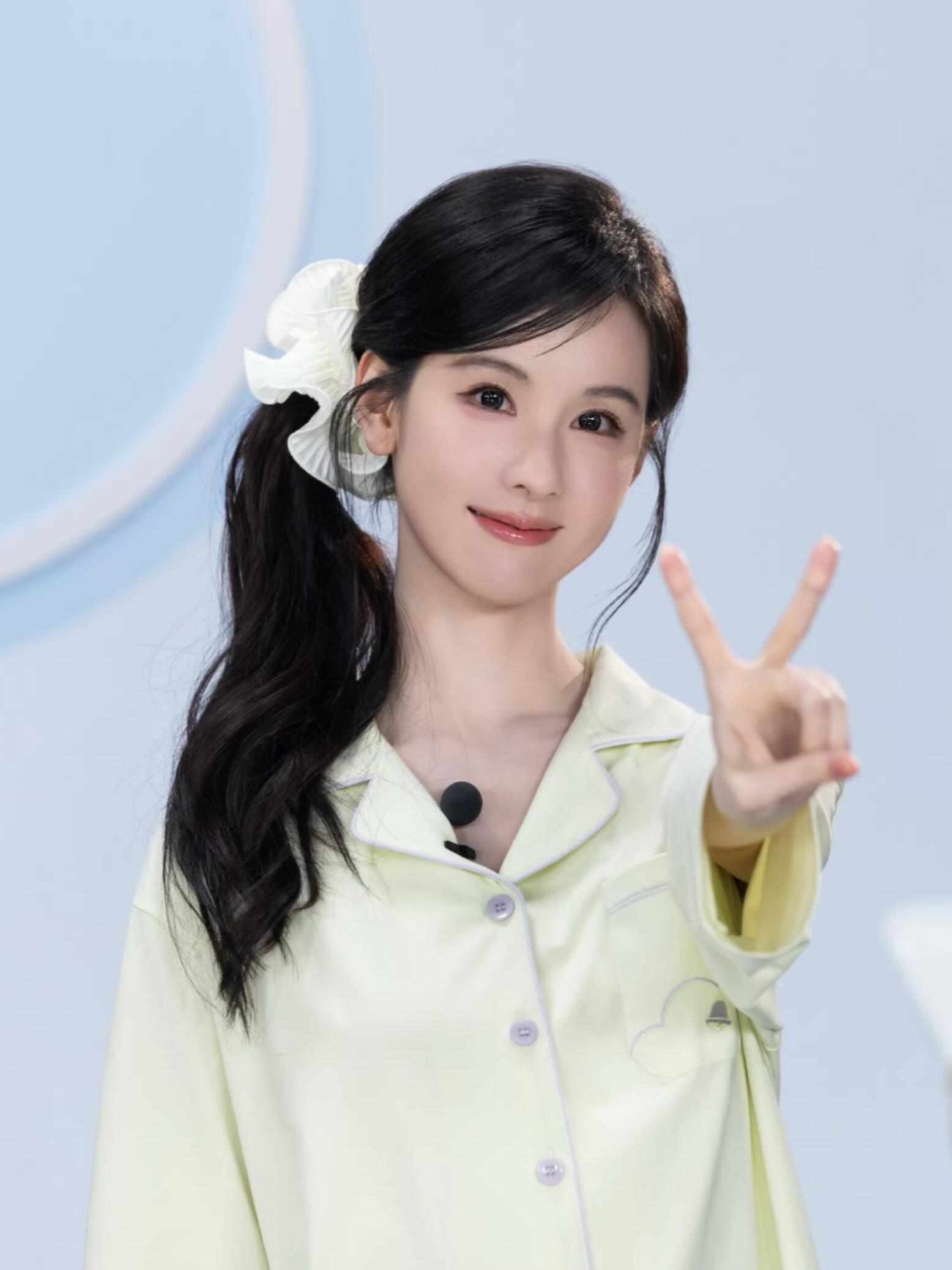 陈都灵甜萌兔系妆容分享✨ 