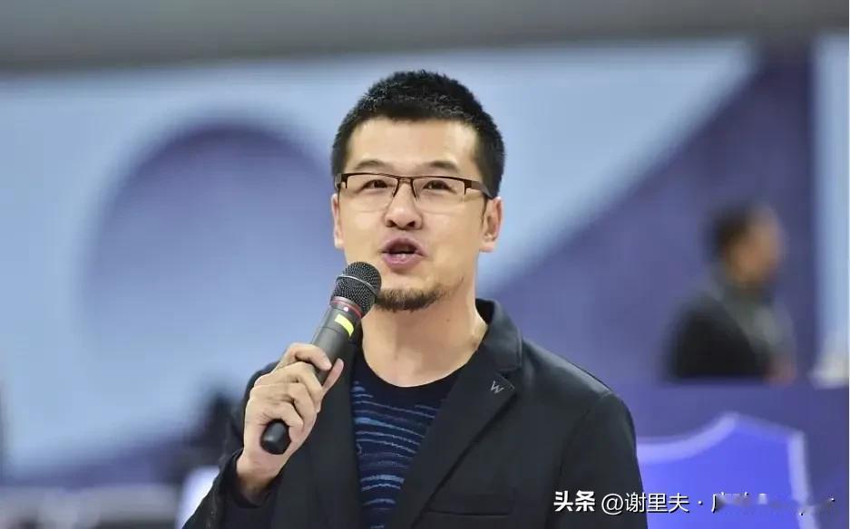 杨毅真敢说，不怕得罪人：CBA不让体坛周报评选最佳，太荒谬！体坛周报想自己开个栏