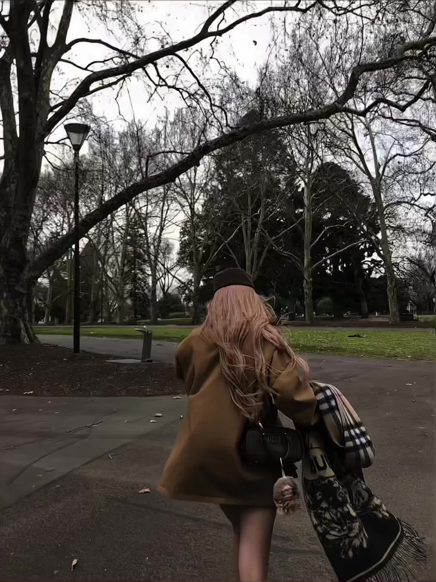 生命常常下雨 我反复被打湿 然后放晴