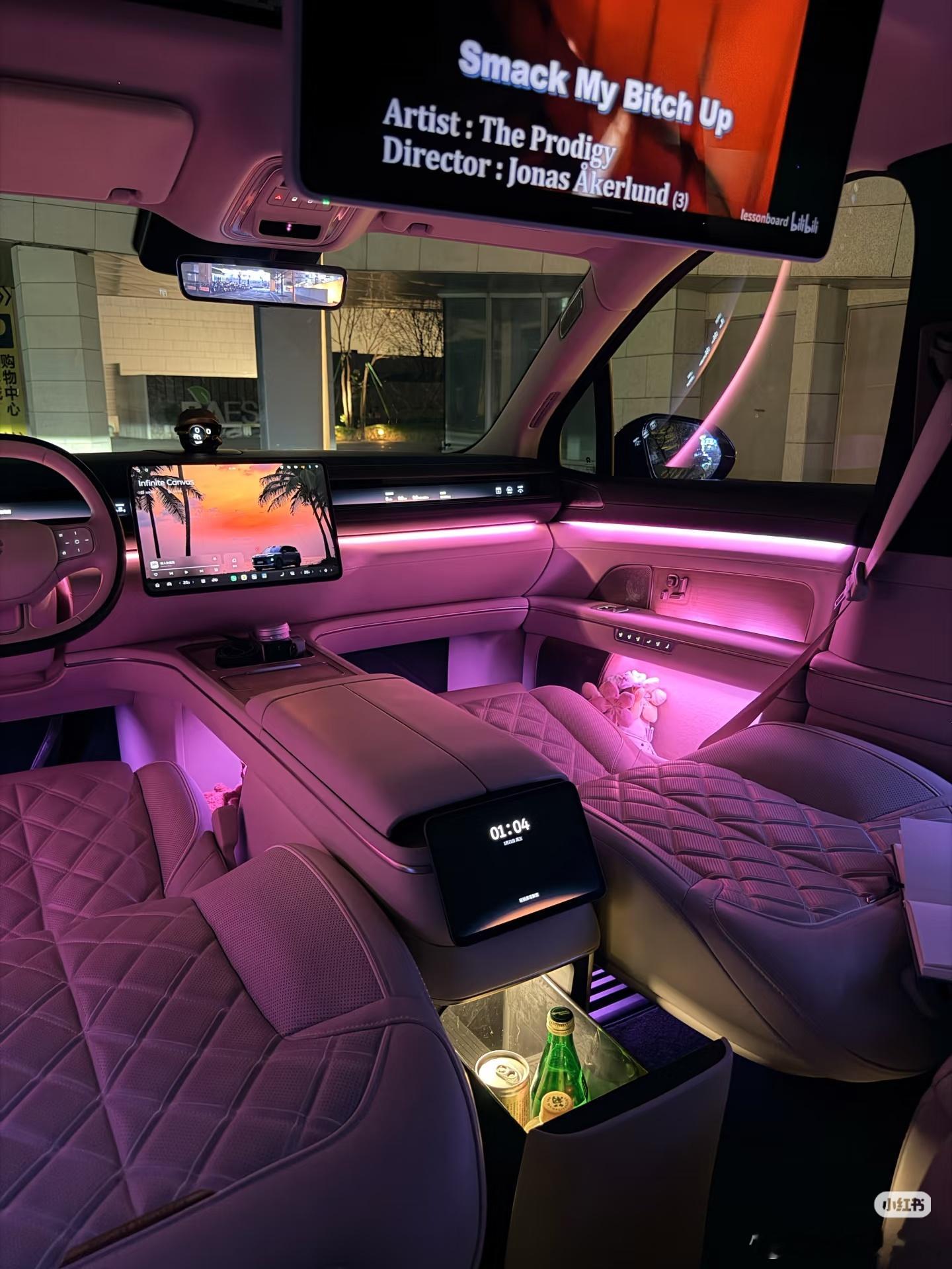 别盯着9啦看看新8吧在决定要不要做9之前先掂量掂量自己有没有把握做到蔚来新ES8