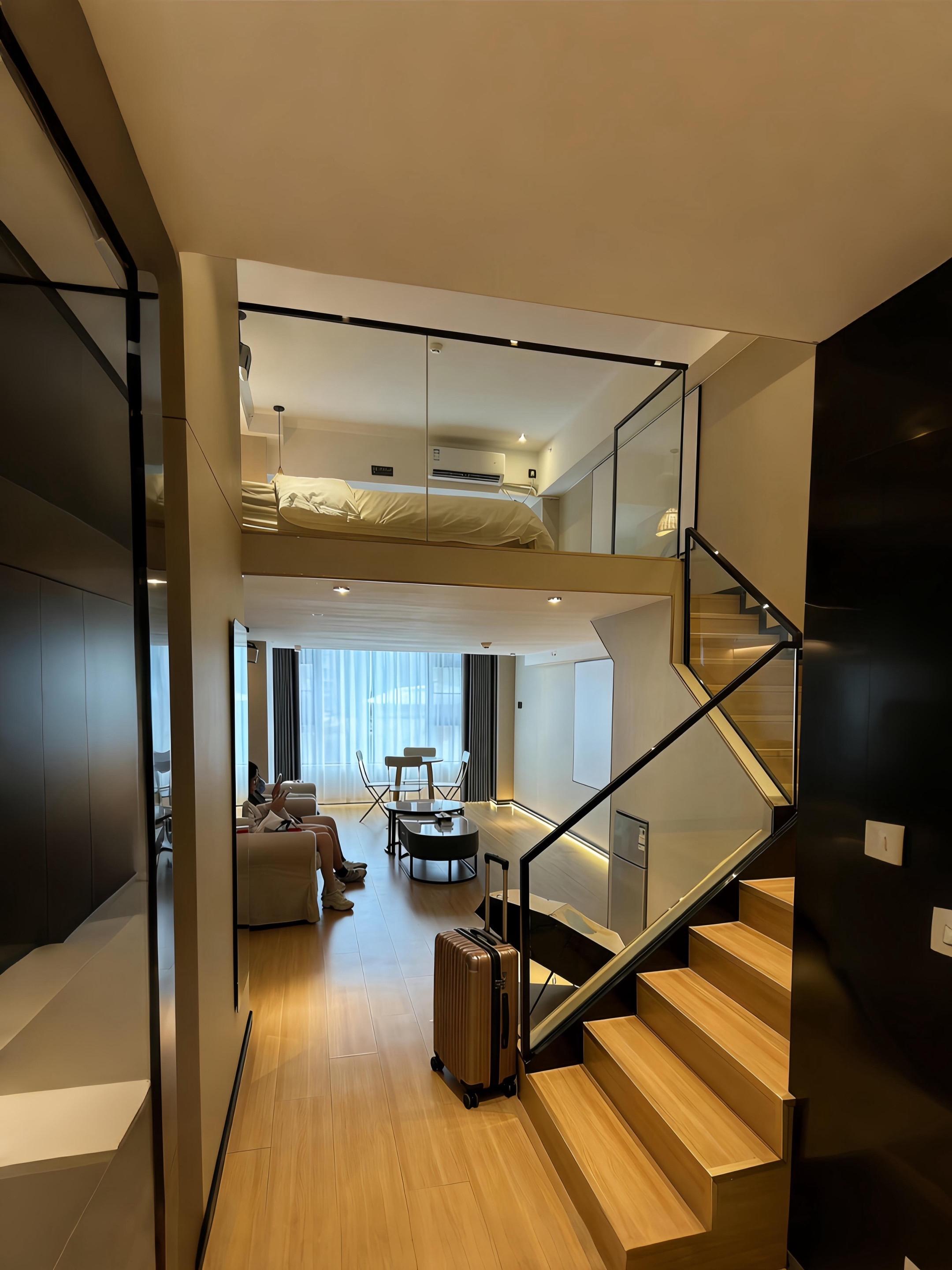 来武汉住我家吧！汉江路98💰住四人！值。✔ loft 两层、上下都能...