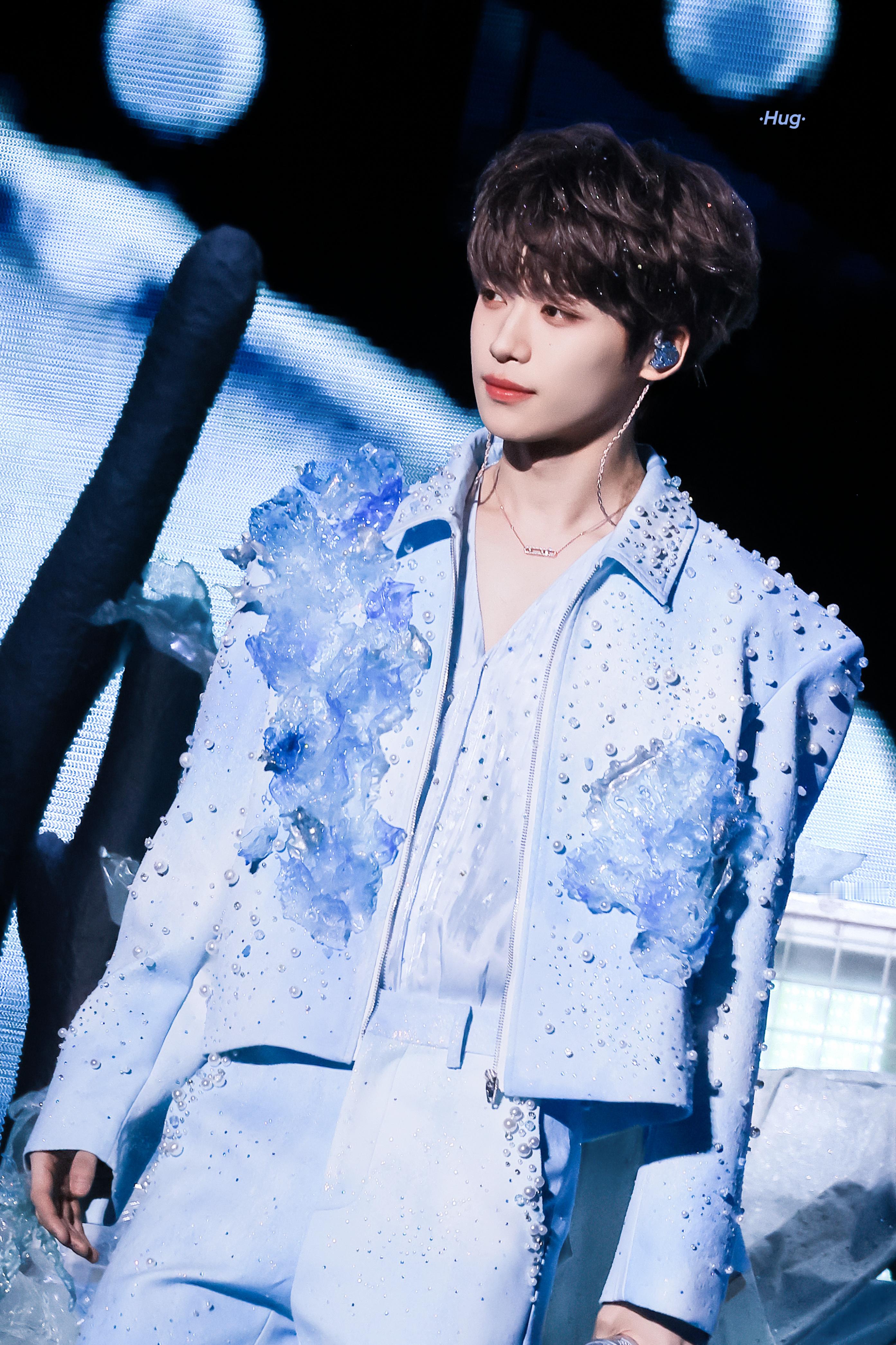 梓渝梓渝未来可期 “神明赋予万物至生命，你赋予我深情而浪漫的爱意”