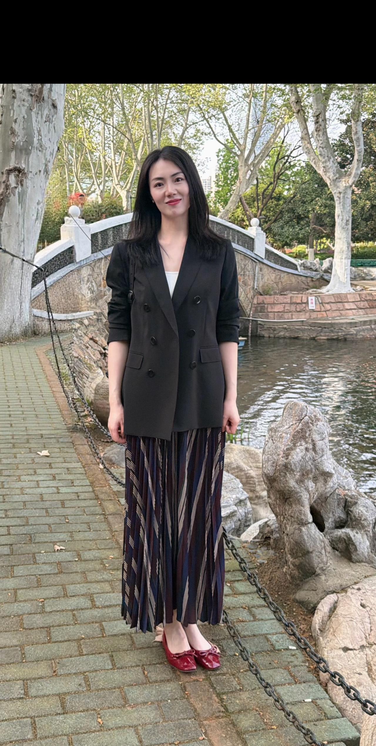 我们吞咽了太多意义，其实生命只需要呼吸