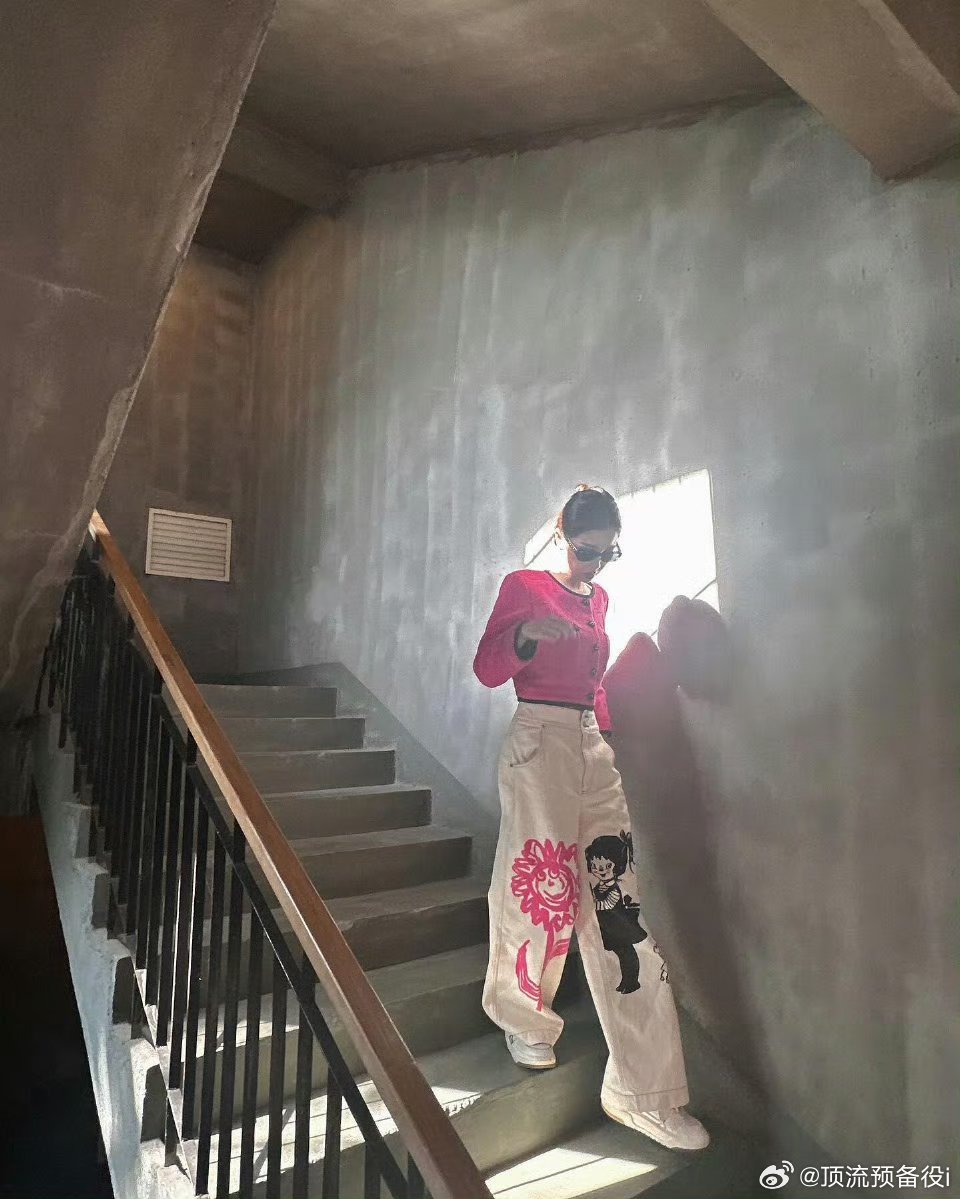 虞书欣全身照合集 欣欣子比例好绝啊 ​​​