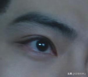 肖战的眼睛是我见过成年男性里最干净纯澈漂亮的，有的人不会说话就千万不要说了，什么
