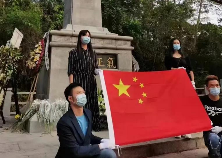 可喜！港人刷屏抗战胜利日 最大变化：年轻面孔越来越多。

这样一幕出现在香港斩竹