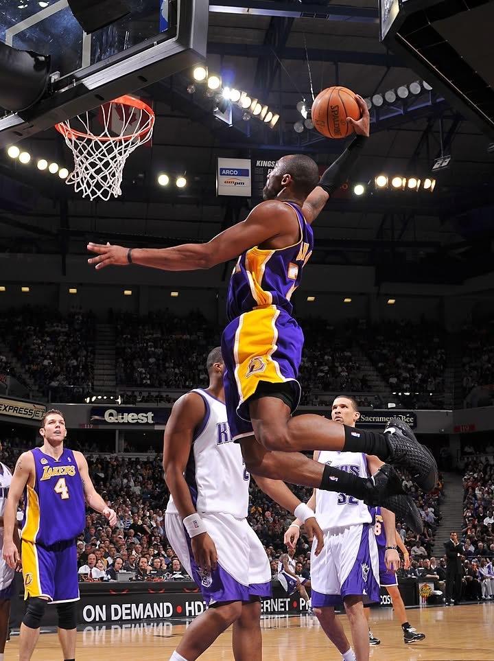 Kobe Bryant 从2008年初客场赛场亮相，到2026年再度上架，Nik