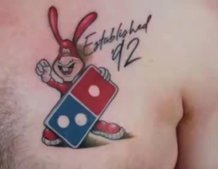 这个事情有意思，2018年的时候，美国披萨店在俄罗斯开店，为了推广宣传，搞了一个