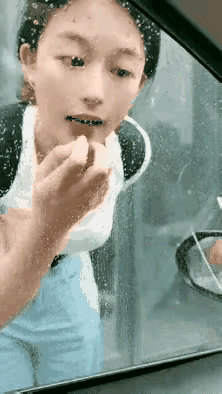 你瞧
缘分不就这么莫名其妙的来了
所以说
要懂得把握机会[灵光一闪]