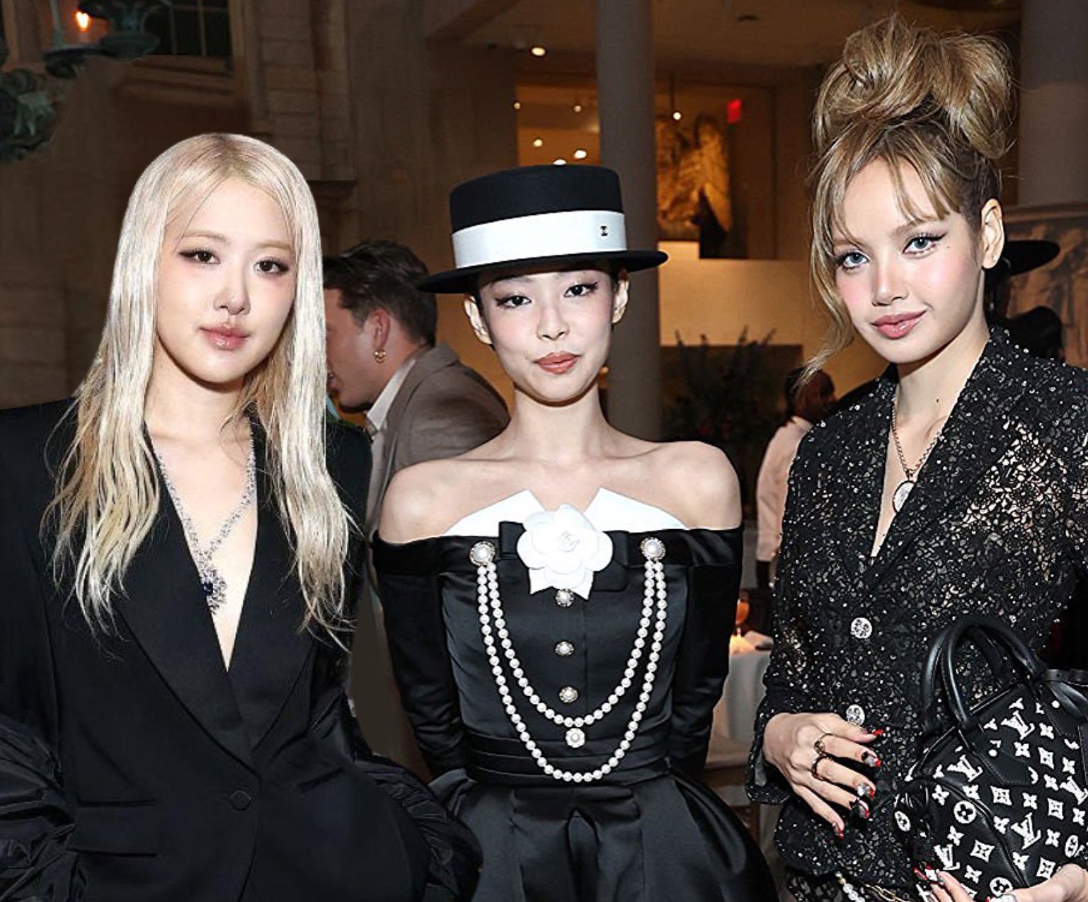2025 Met Gala的BLACKPINK ROSÉ & JENNIE & 