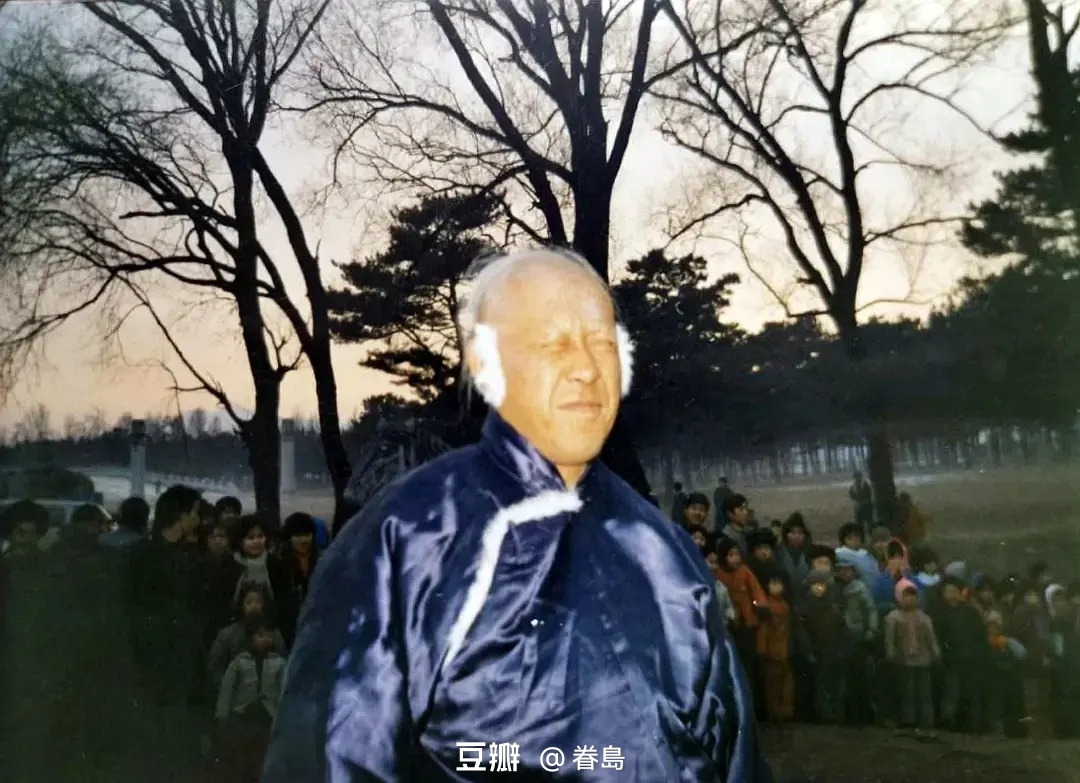 漫话影史 拍《大太监李莲英》时的姜文。 