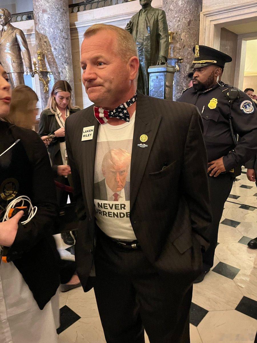 ‼️ 最新消息：      得克萨斯州共和党众议员特洛伊-内尔斯是川普最亲密的盟