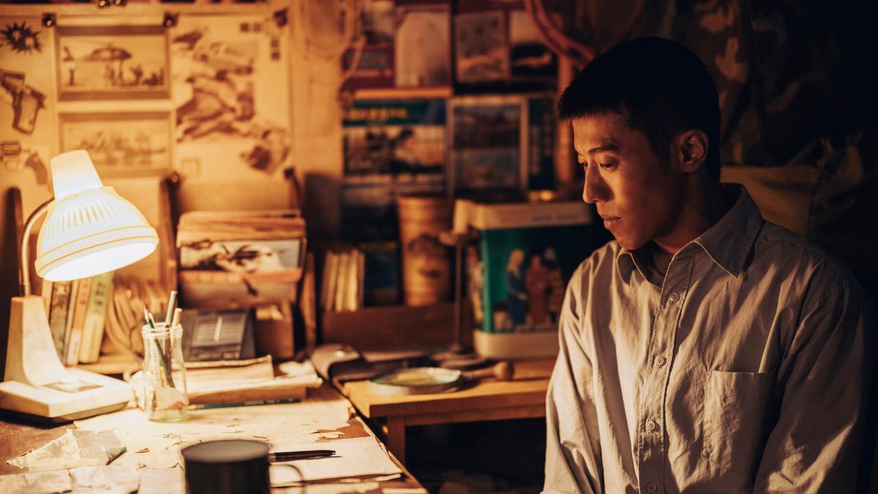 拒绝“先定型再表演”，他让角色在即兴里活过来

周游的表演总有种“呼吸感”，《狗
