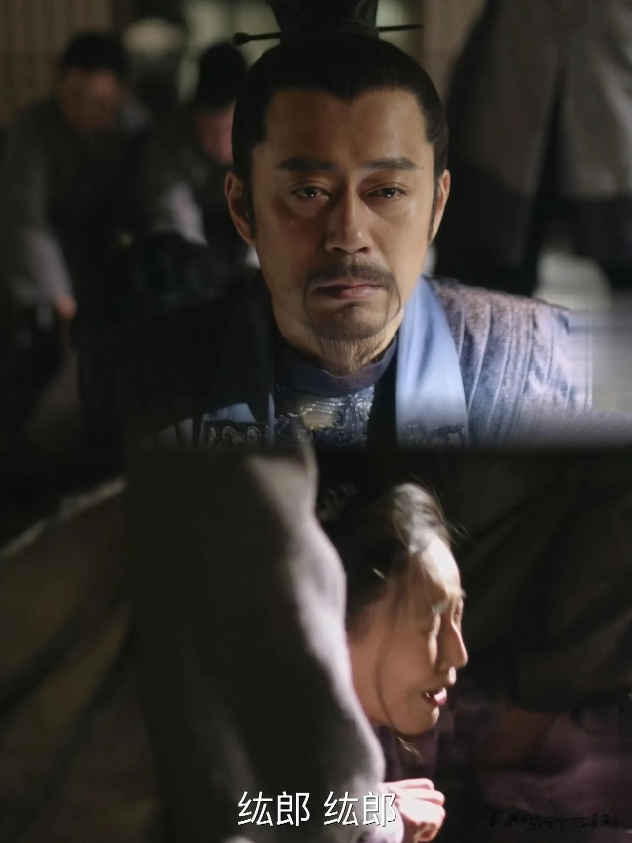 墨兰和梁晗的事被盛纮亲眼撞见，气得盛纮直接捆了墨兰回家。
林噙霜依然想靠装柔弱蒙