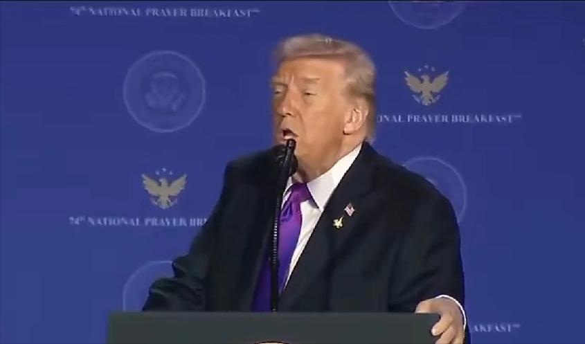 特朗普在演讲中公开进行一神教的宣传：“要成为一个伟大的国家，你必须有宗教信仰，你