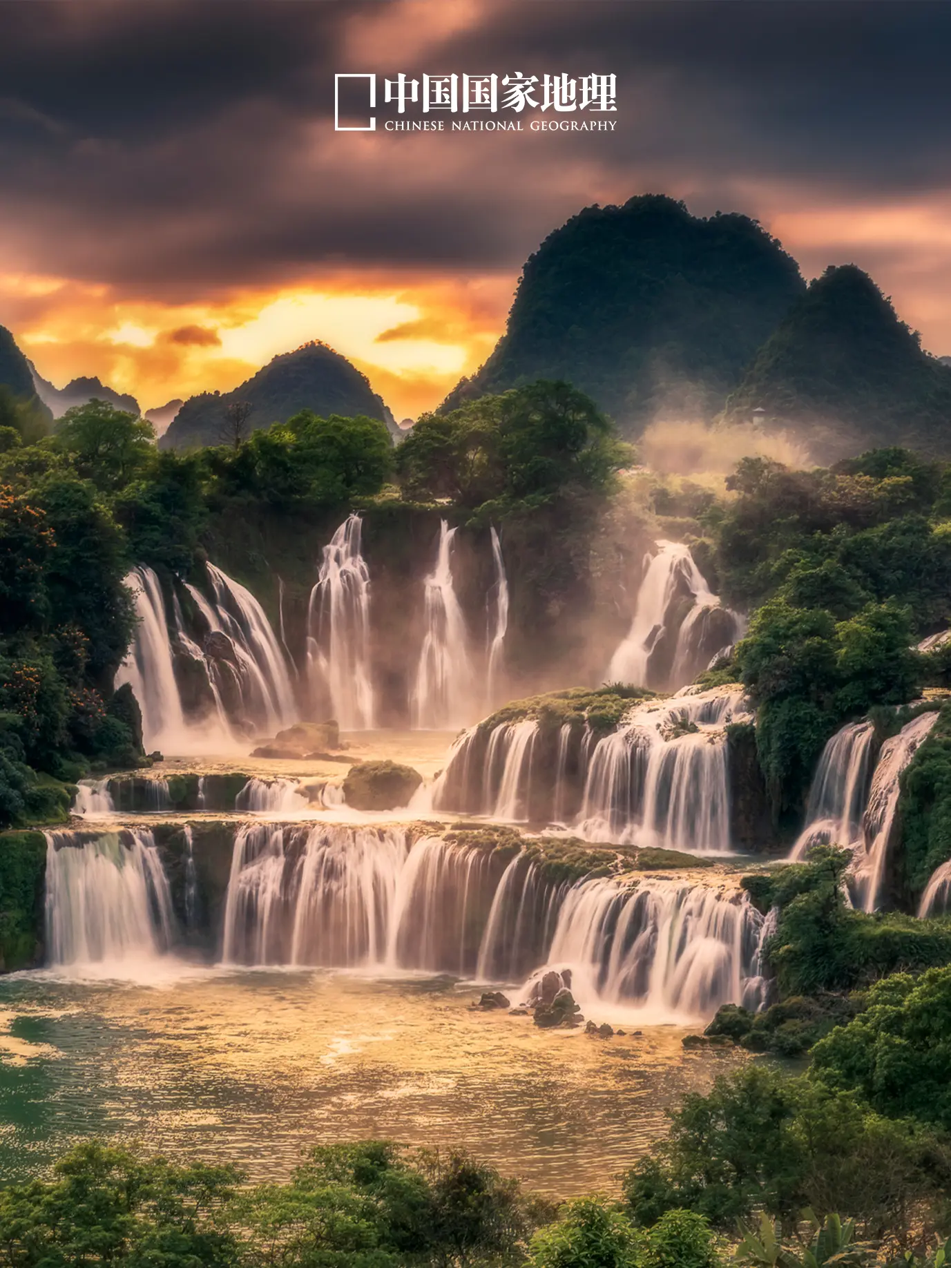 这就是“亚洲第一瀑”的压迫感吗？。🖼️在祖国的西南边陲——中国广西崇...