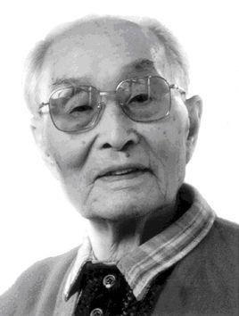 1964年，张爱萍去酒泉基地视察，突然瞧见了几个战士的背包是斜挎着的，他凭借经验