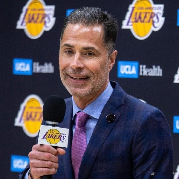 佩林卡对于湖人功不可没，获得续约合同并晋升为篮球运营总裁
 
北京时间4月19日