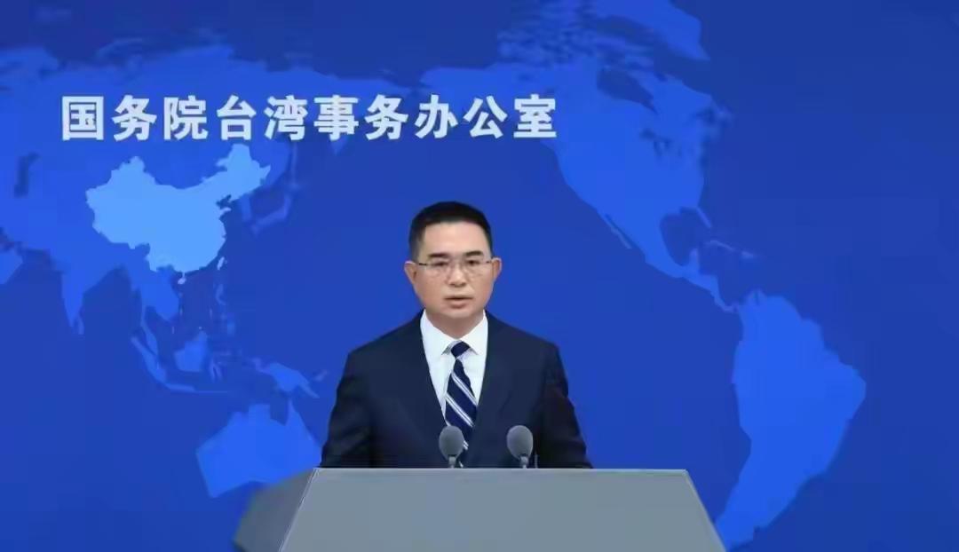 《彻底炸锅！继郑丽文之后，民众党出手创党首例，赖清德彻底拦不住了》
台海局势迎来