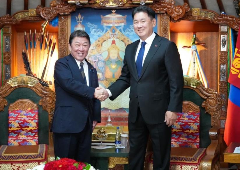 蒙古总统呼日勒苏赫9月3日在乌兰巴托会见了到访的日本外相茂木敏充。前一天，呼日勒