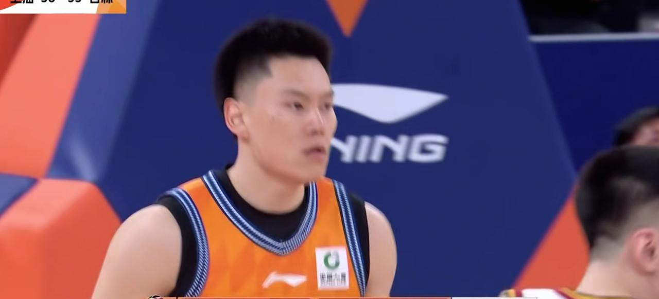 4月5日晚CBA这场上海男篮对吉林男篮的比赛太精彩了！上海主场迎战，本就15连胜