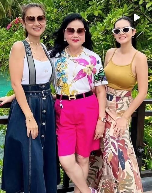 柬埔寨富婆文拉妮已经72岁了，她为洪森生了三儿三女，完全看不出。
想象一下，一个