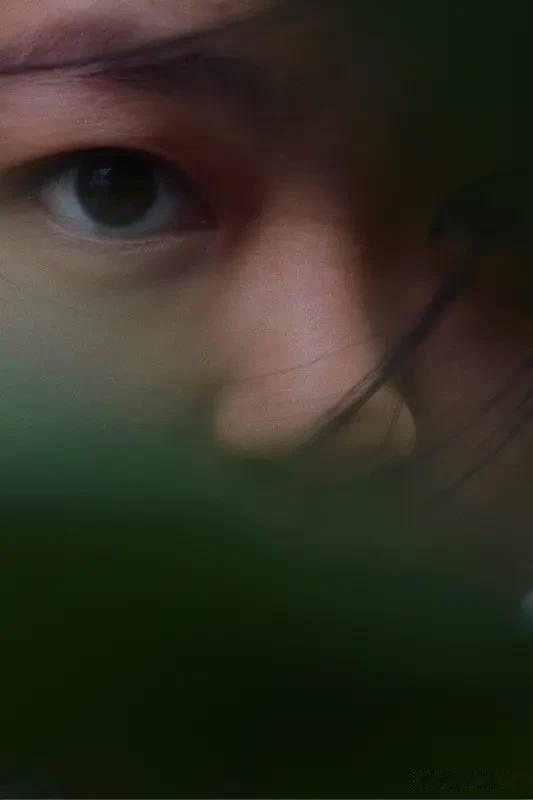 你怎么认为这句话真正的精髓，不是唯心的看相，而是向内修身：
外在的境遇，是内心选
