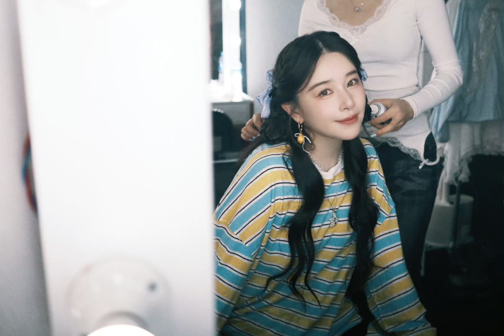 阚清子新妆造  新妆造自带亮点，细节里藏着巧思，一眼望去便觉亮眼。 