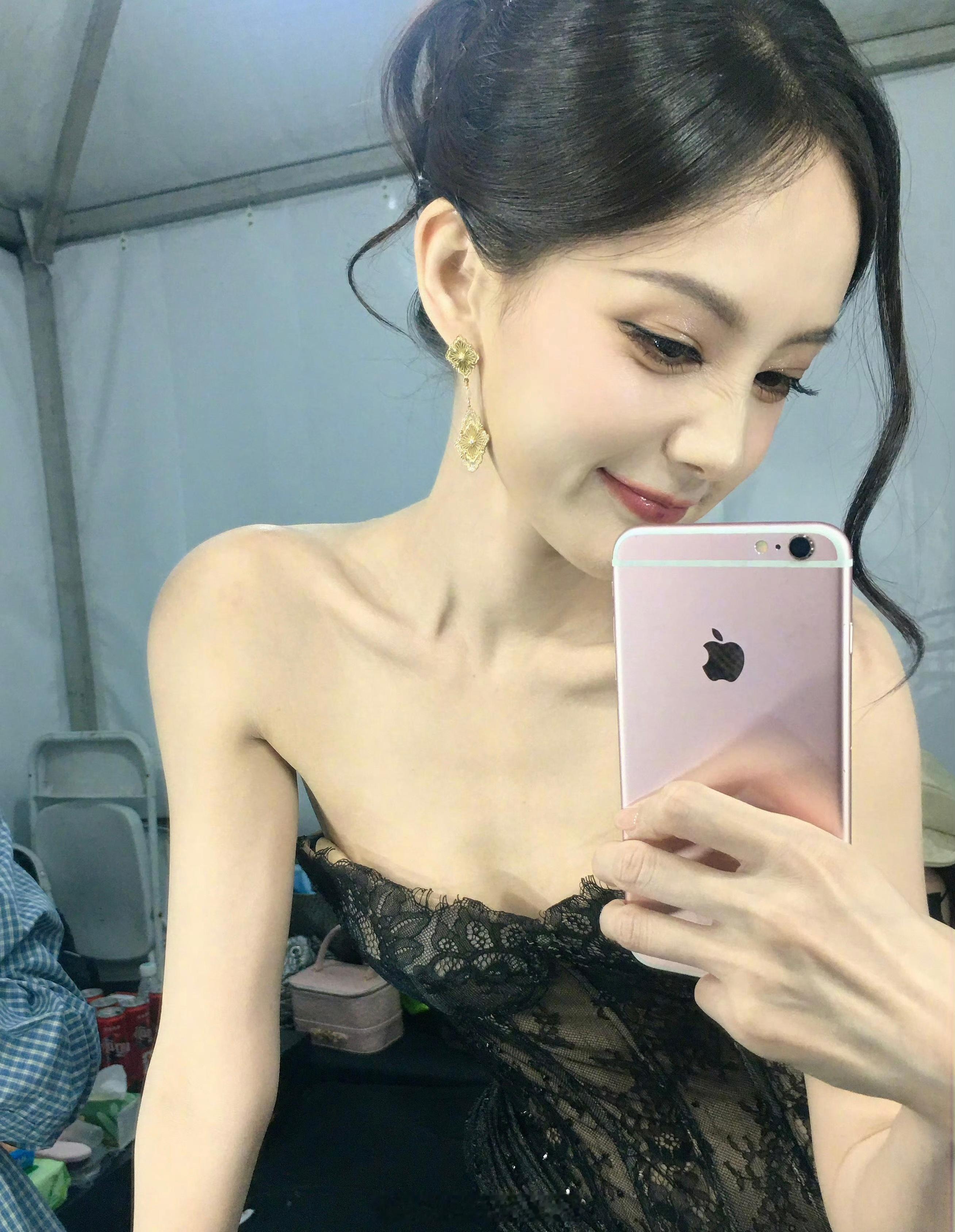 还是以前的home键iPhone有意思！ ​​​