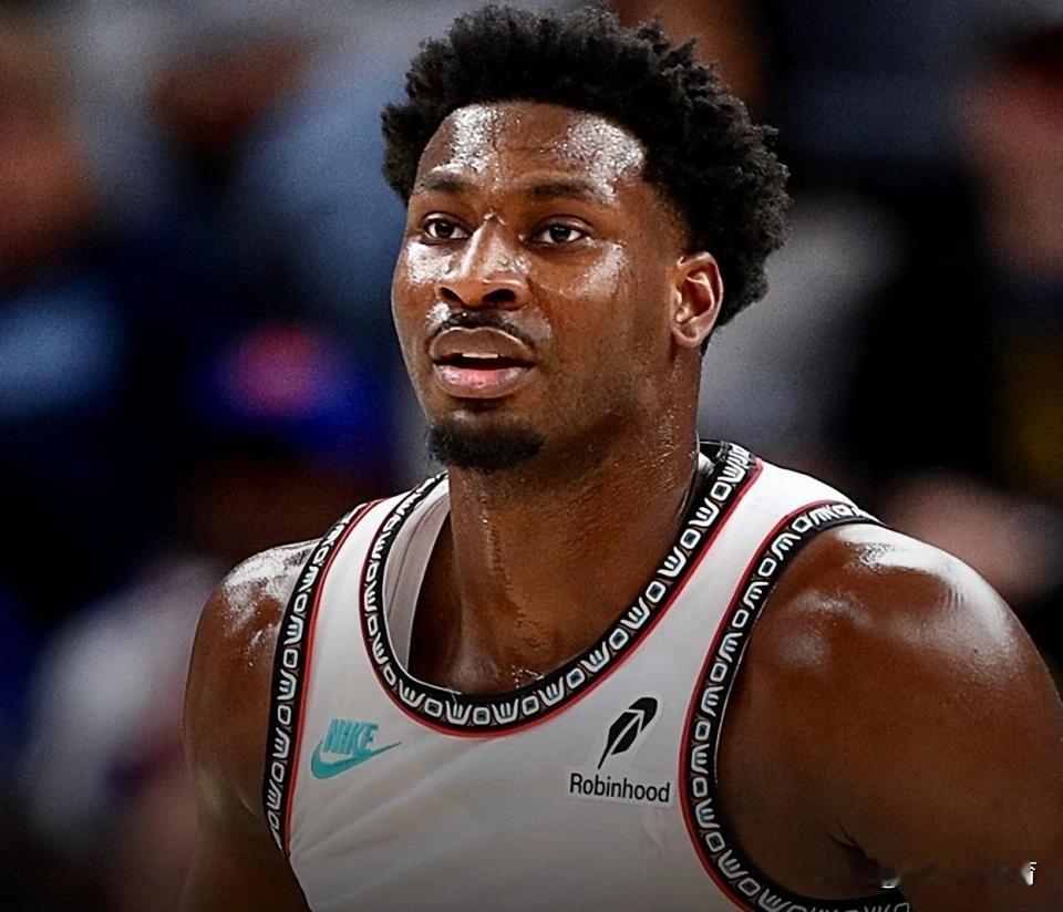 3J去了爵士，马尔卡宁要被送走了！
爵士队内线已经有了马尔卡宁和凯斯勒的情况下，