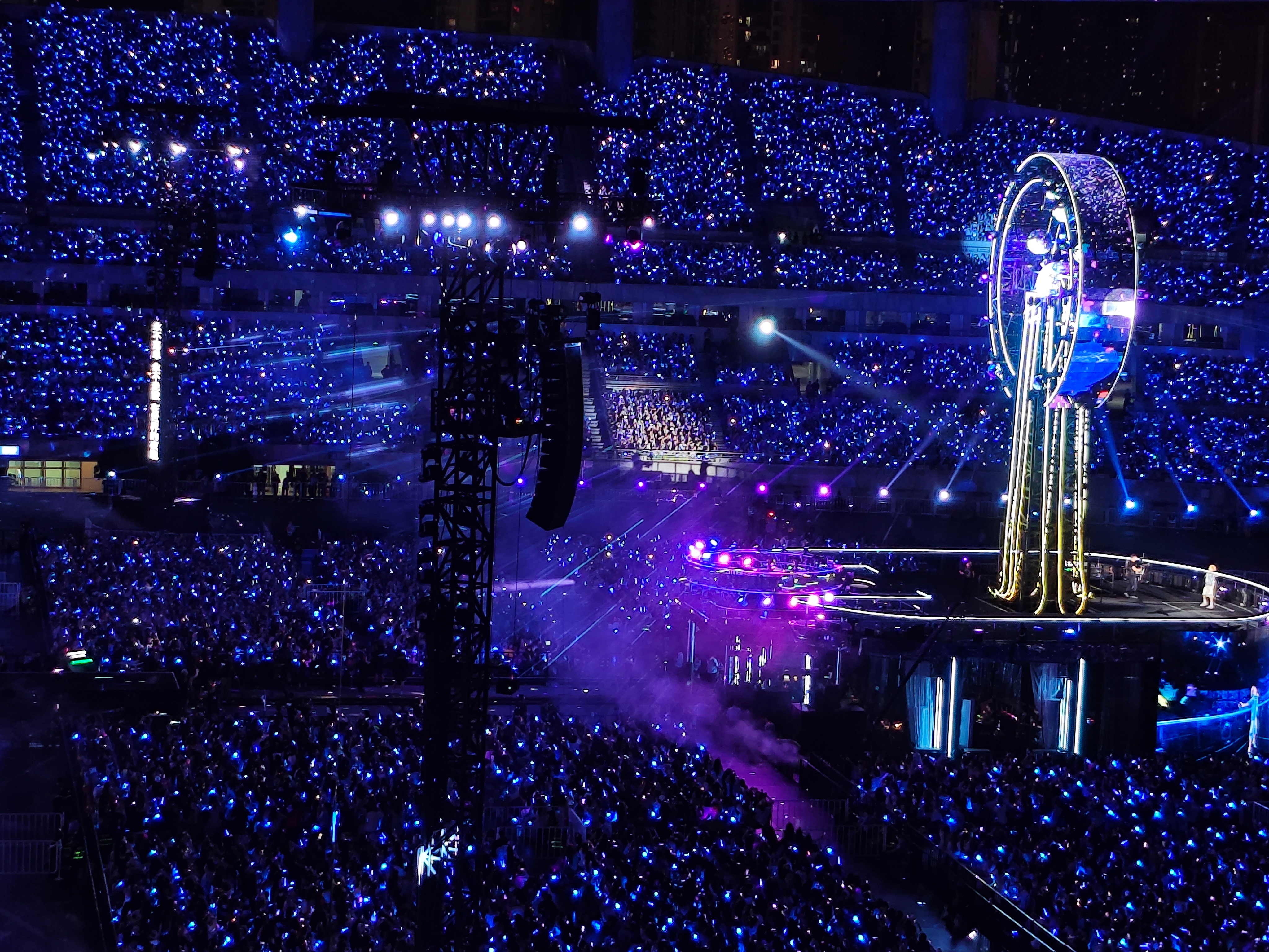 王源王源宇宙超级无敌大大狂欢巡演王源2026时颂辰安 投递一则水晶球