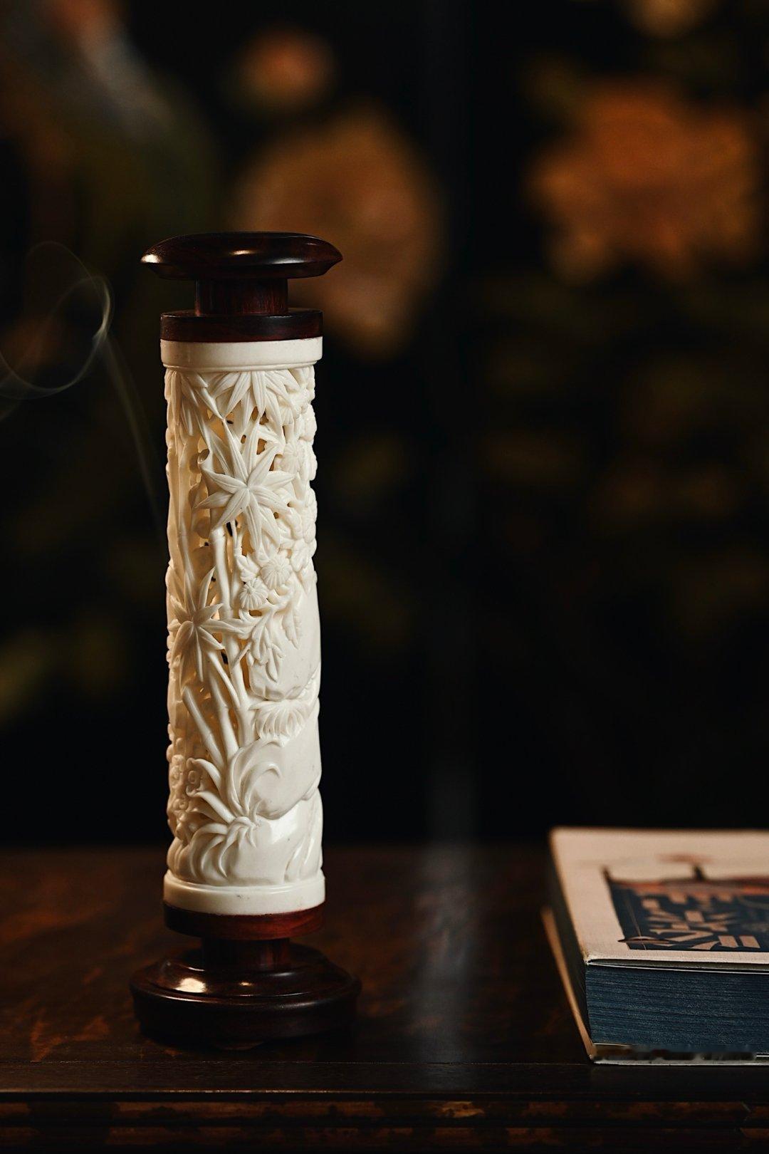 鹿角x紫檀 | 梅兰竹菊 香炉择选好料，匠人以刀代笔，将梅傲、竹劲、兰幽、菊雅缠