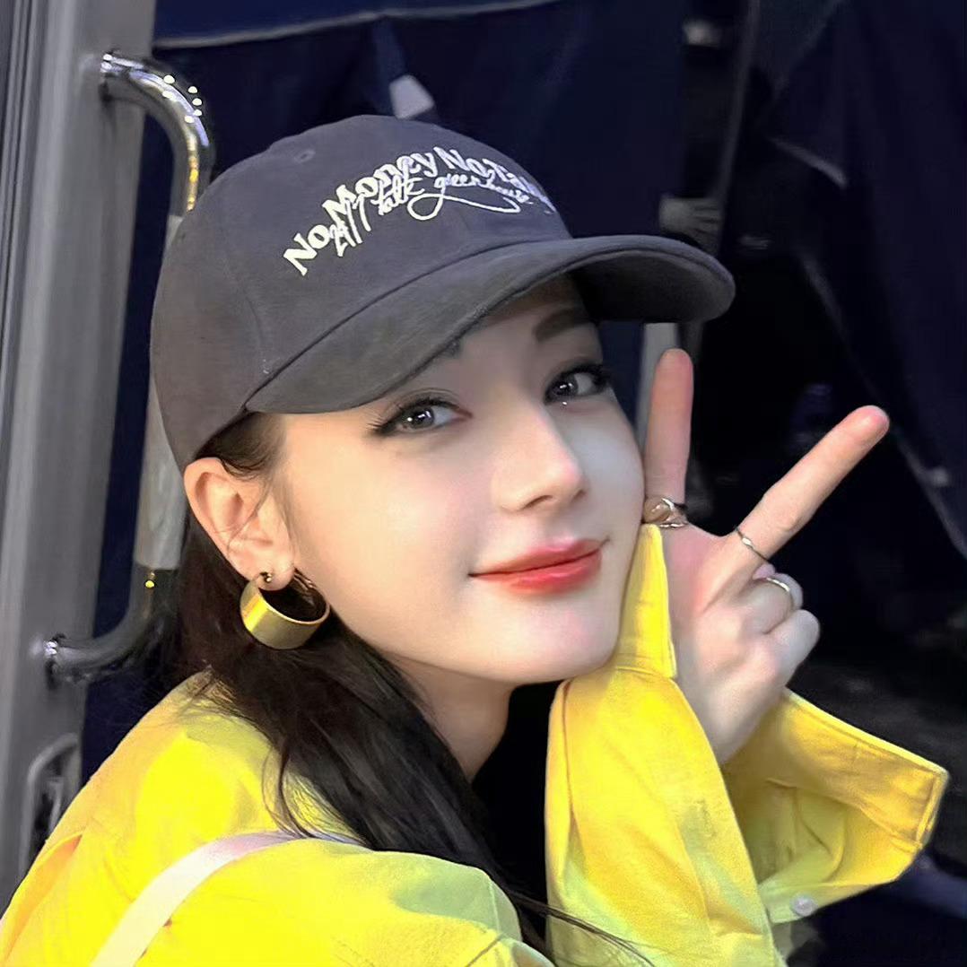 很想念我们家的小女孩每一年热巴生日都比自己过生日还要激动