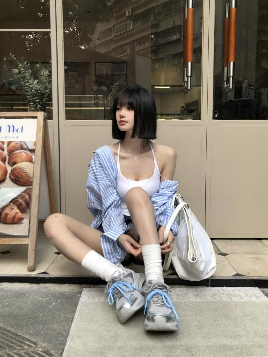 进来看小猫打滚🧊