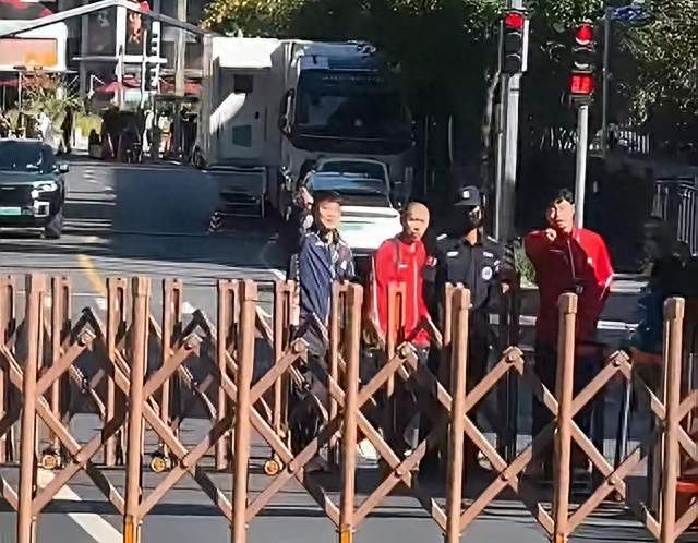 16岁孩子竟因辱骂王皓被行拘，畸形饭圈疯狂侵蚀青少年令人痛心