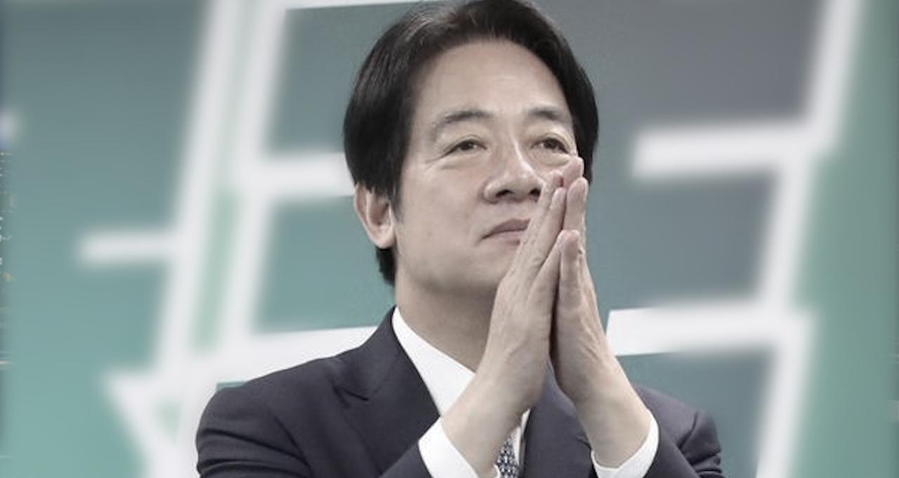 赖清德想飞非洲，

三国突然拒飞越，

专机停在跑道上。

不是临时变卦，也不是