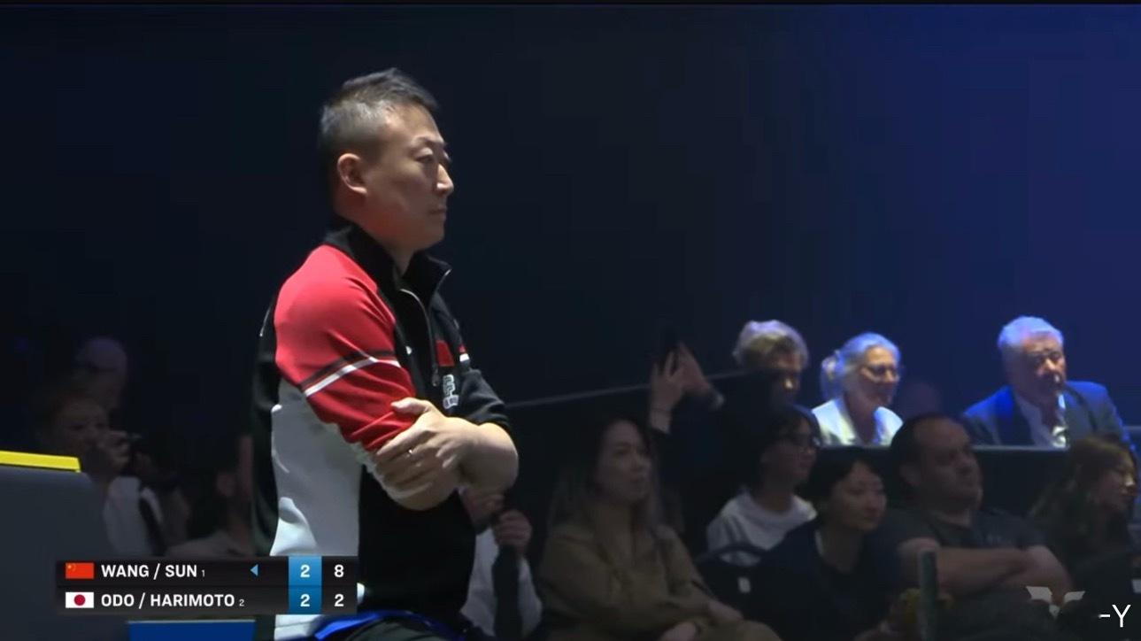 老琳这坐出来了一直“身正不怕影子斜”的凛然正气但你别忘了你这腰杆子是谁帮你撑起来
