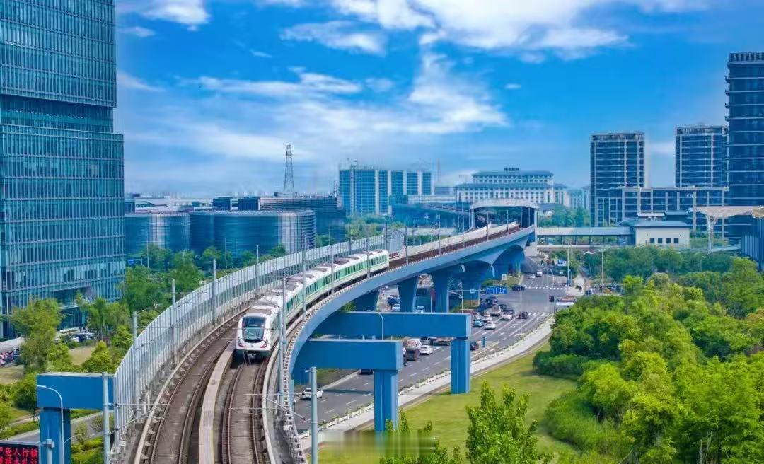 宁波地铁已恢复正常运营 根据台风最新情况，宁波地铁自8月28日12时起，高架相关